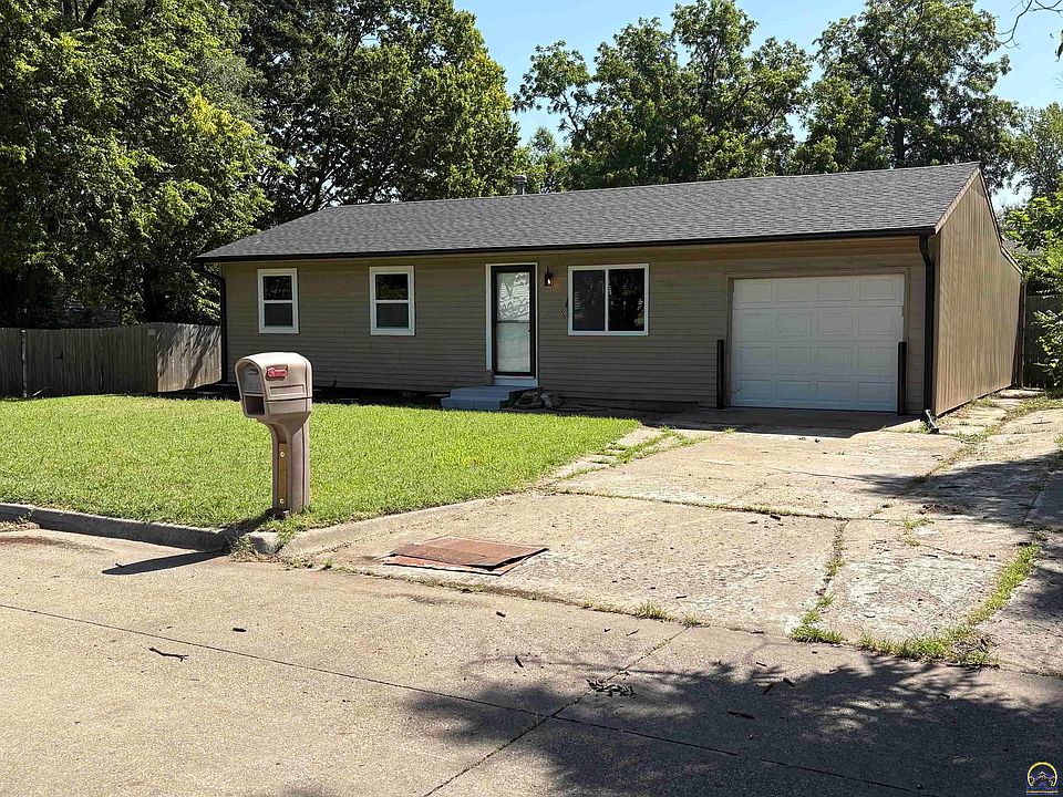 1st image of 2608 SE Iowa Ave