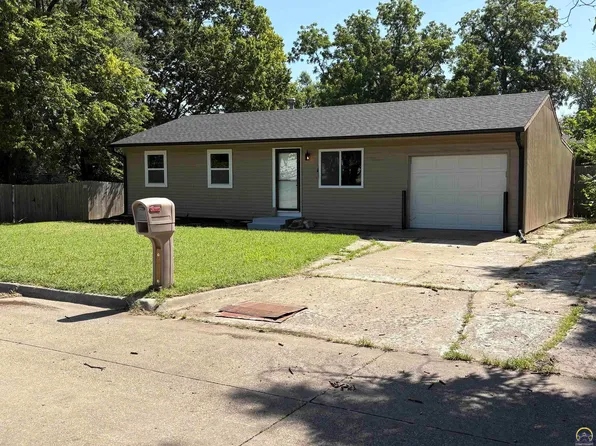 2608 SE Iowa Ave, Topeka, KS 66605