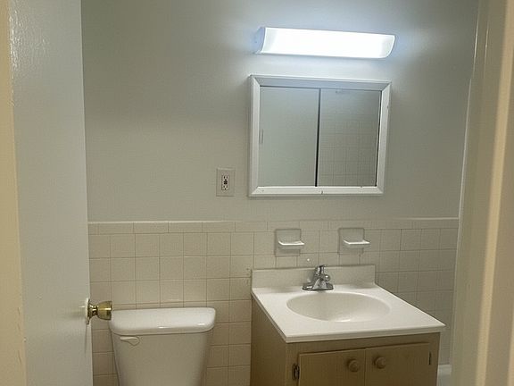 5th image of 590-600 Fulton Ave #C36