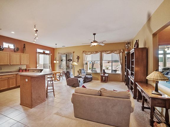 5th image of 324 W Sunrise Vista Dr