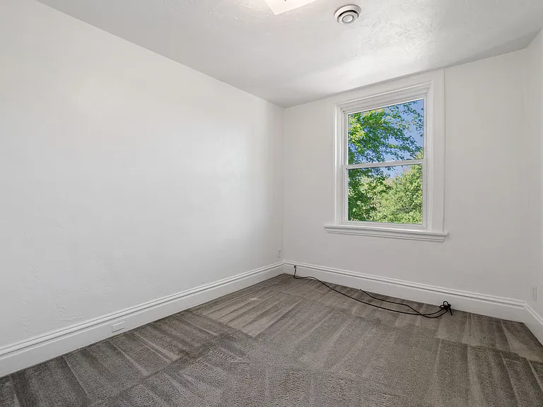 3835 Hiawatha St — Photo 8