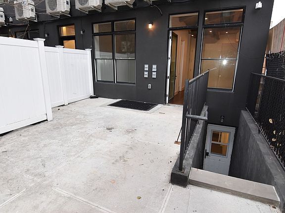 5th image of 533 Park Pl #1G
