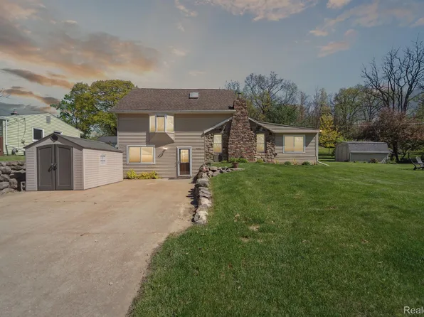 5780 Elvira, Pinckney, MI 48169