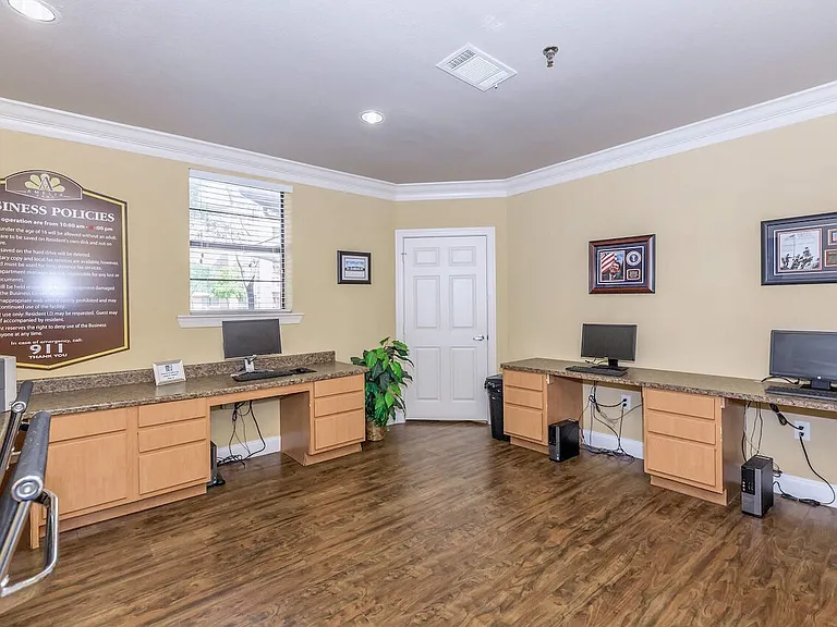 Amelia Parc — Photo 20