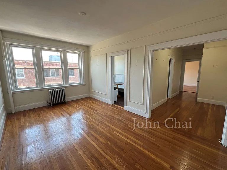 70 Chiswick Rd #11 — Photo 4
