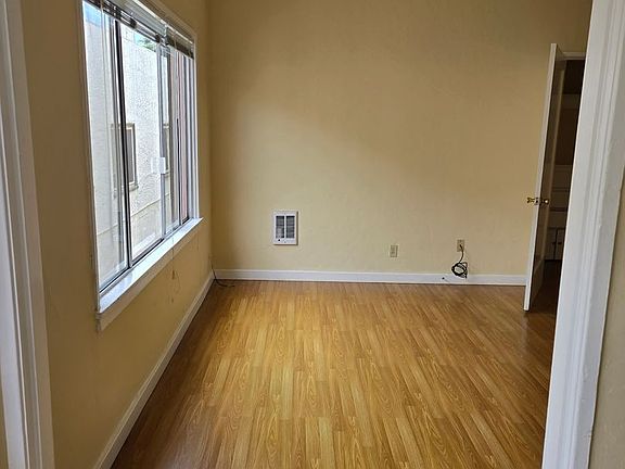 5th image of 2422 8th Ave APT 33