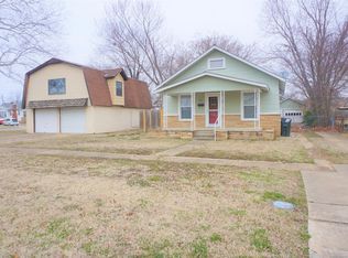 810 W Moore St, Henryetta, OK 74437