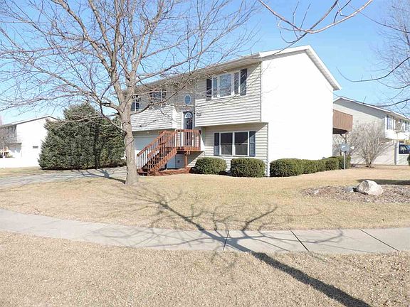 3rd image of 70 Hawthorne Pl