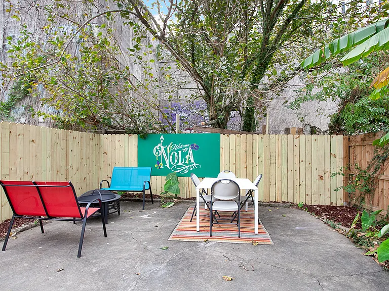 2614 Banks St — Photo 15