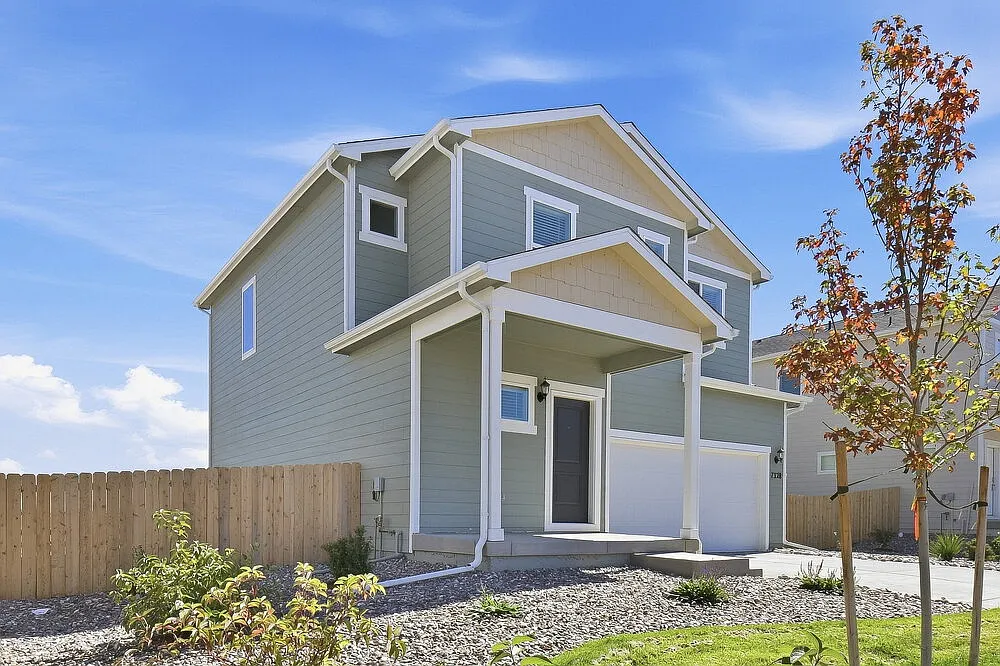 3 bed, 2.5 bath, 1763 sqft, $2,810 — Photo 1
