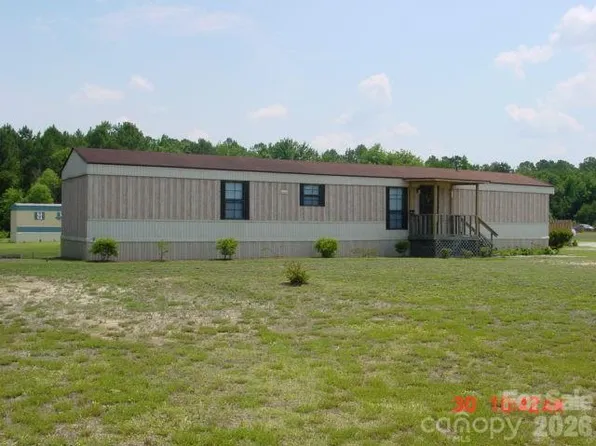 394 Old Fayetteville Rd, Currie, NC 28435
