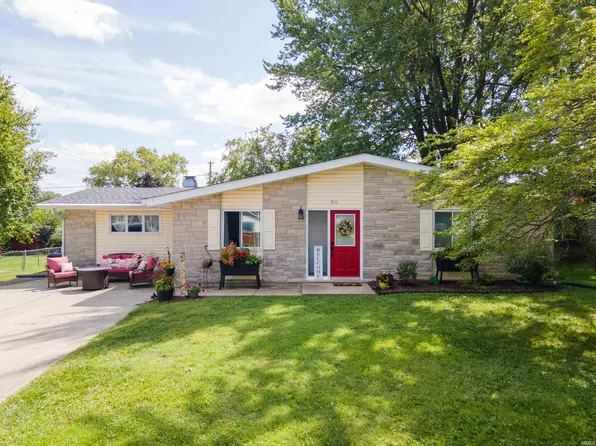 310 E Mayfair Ln, Hartford City, IN 47348