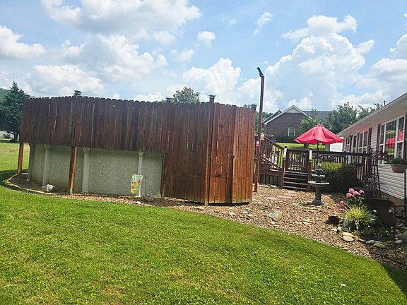 2nd image of 25 Red Oak Dr