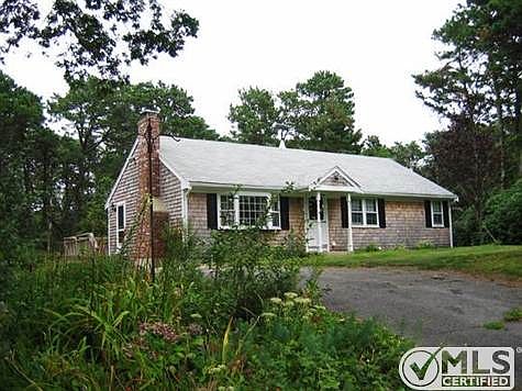 Washer/Dryer on the first floor as seen or hook up in basement as well