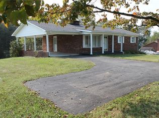 702 McBride Rd, Mount Airy, NC 27030