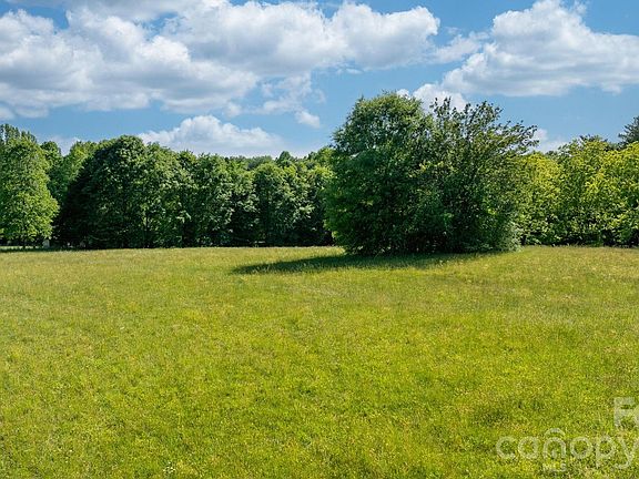3rd image of 5587 Lee Cline Rd