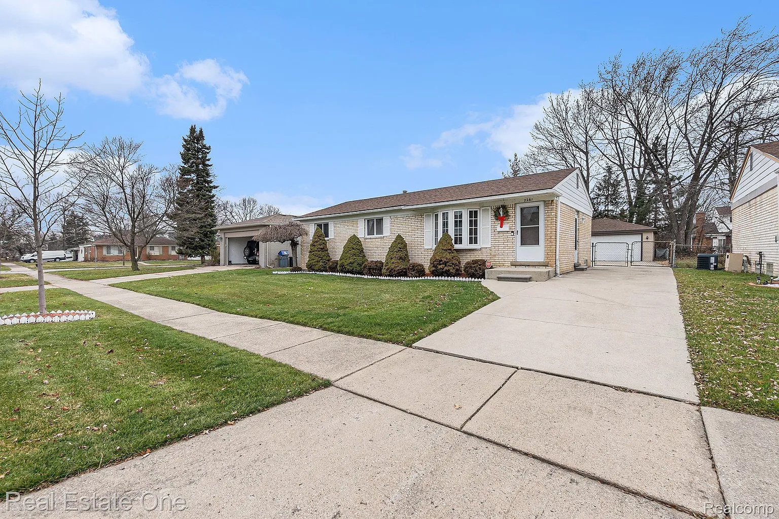 2261 Paris Dr photo 1