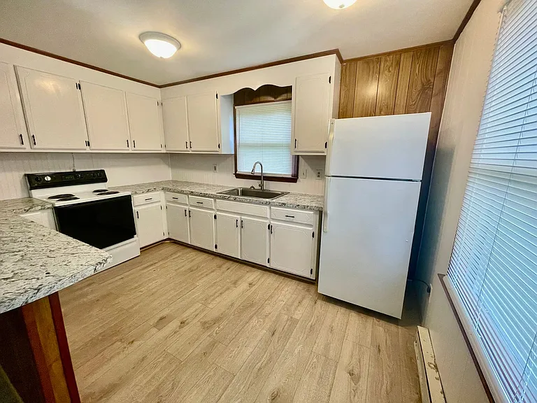 201 E Webb St — Photo 6