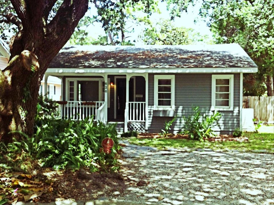1st image of 626 Oaklawn Ave