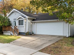 22107 Fresard St, Saint Clair Shores, MI 48080