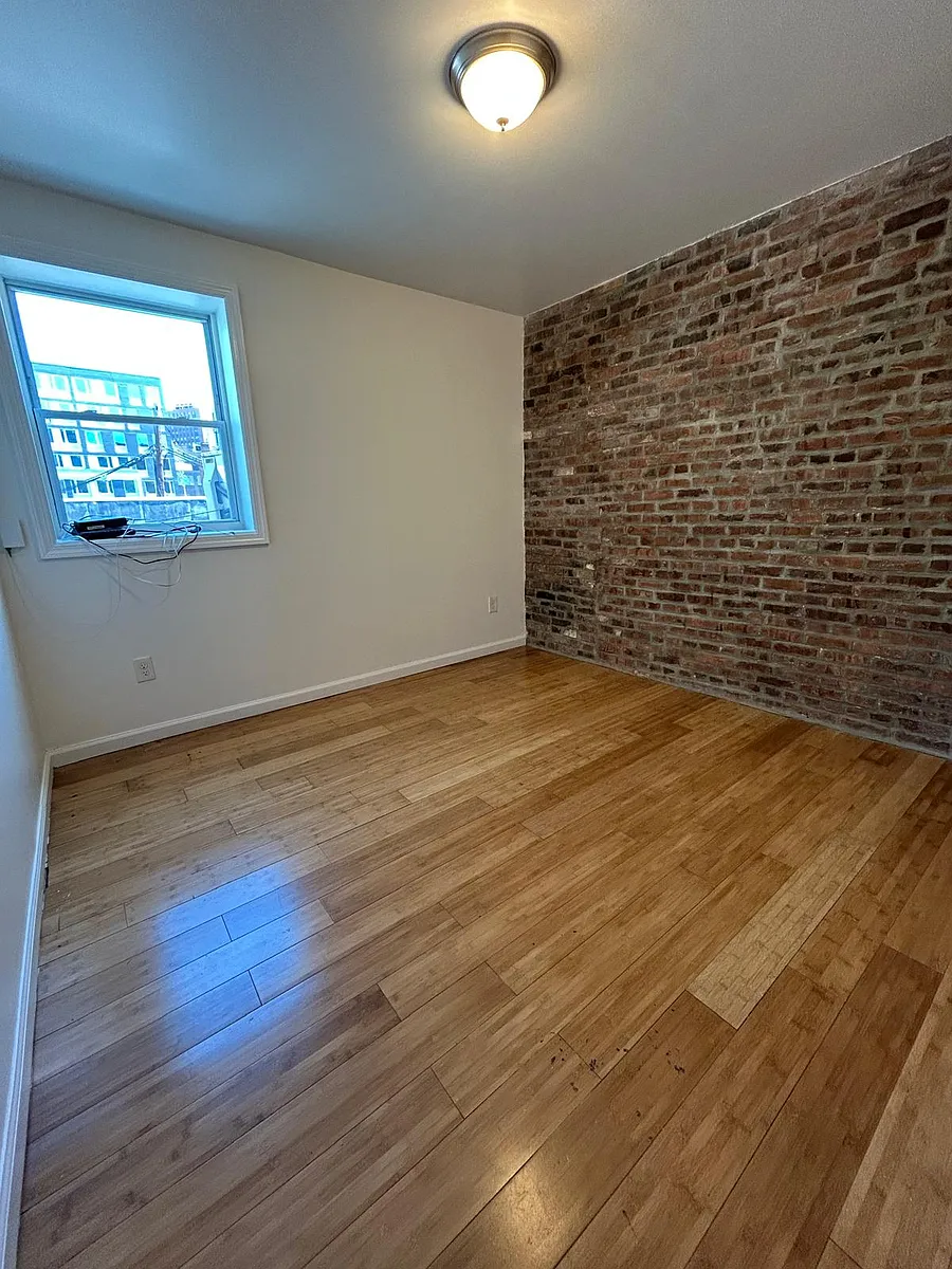Building Photo - 53 Bleeker St #1