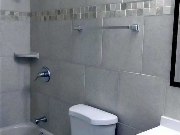 5th image of 9886 Nob Hill Ln