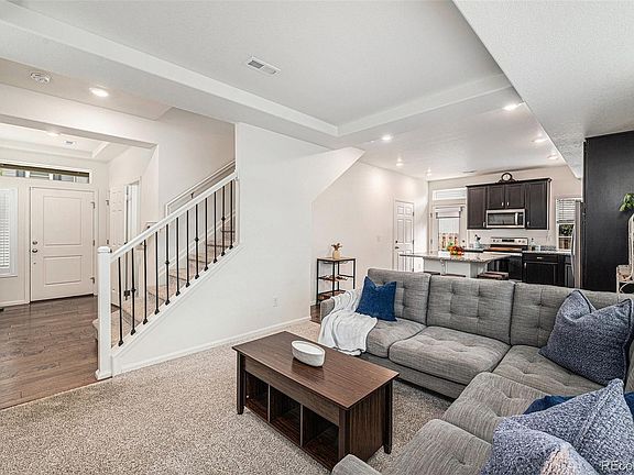 4th image of 203 S Oak Hill Street