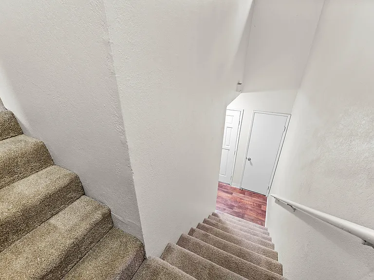 54 Quay Ct — Photo 96
