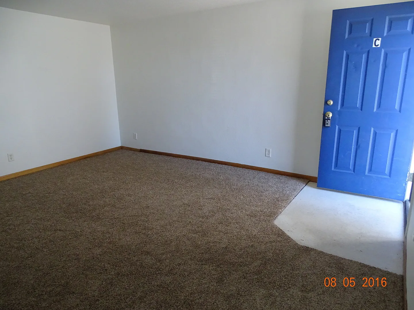 1706w6 — Photo 2