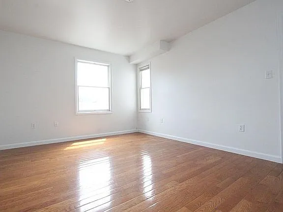 3 bed, 1158 sqft, $3,100 — Photo 3