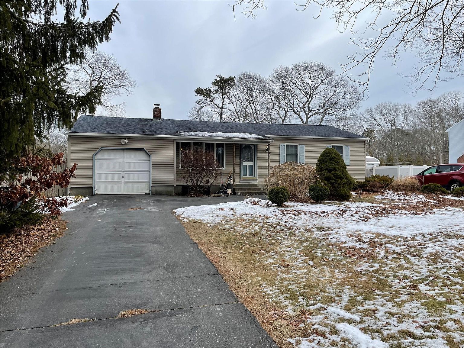 19 Park Avenue, Shirley, NY 11967 | Zillow