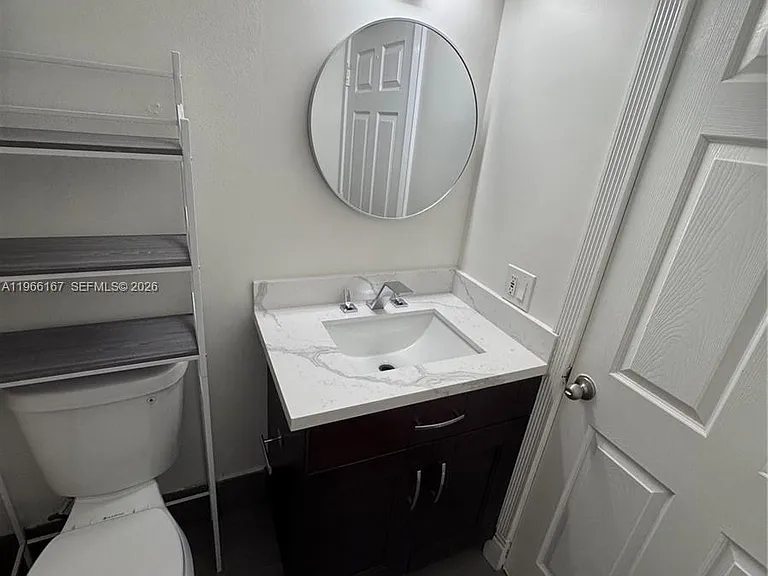 504 Woodgate Cir #C — Photo 9