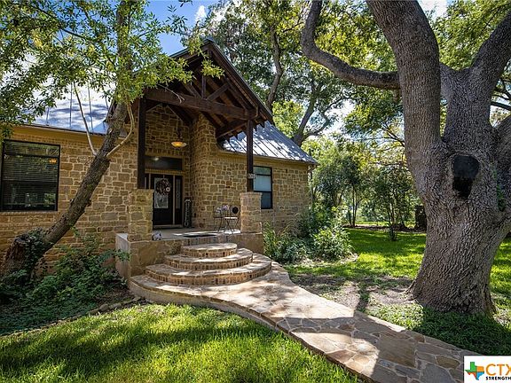 2nd image of 302 Guadalupe River Dr