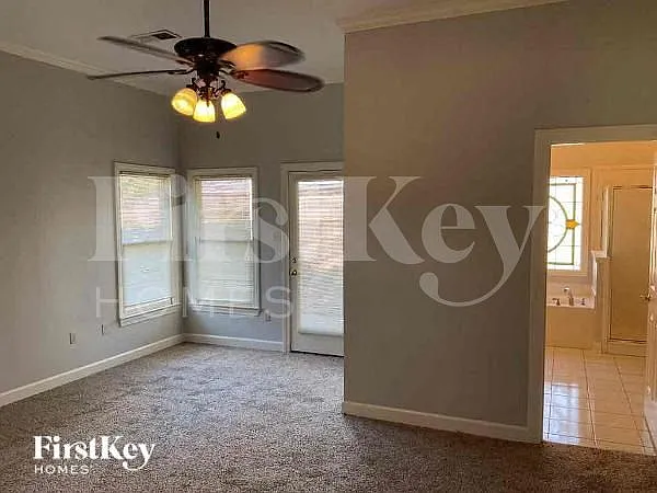 9019 Pembroke Ellis Dr — Photo 7