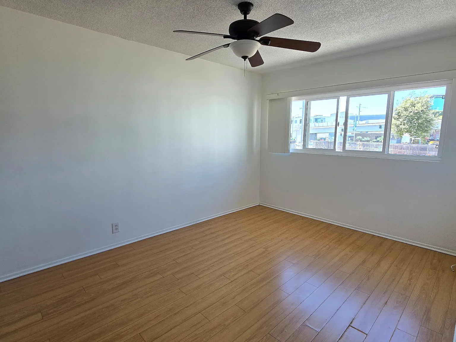 2 bed, 685 sqft, $2,600 — Photo 2