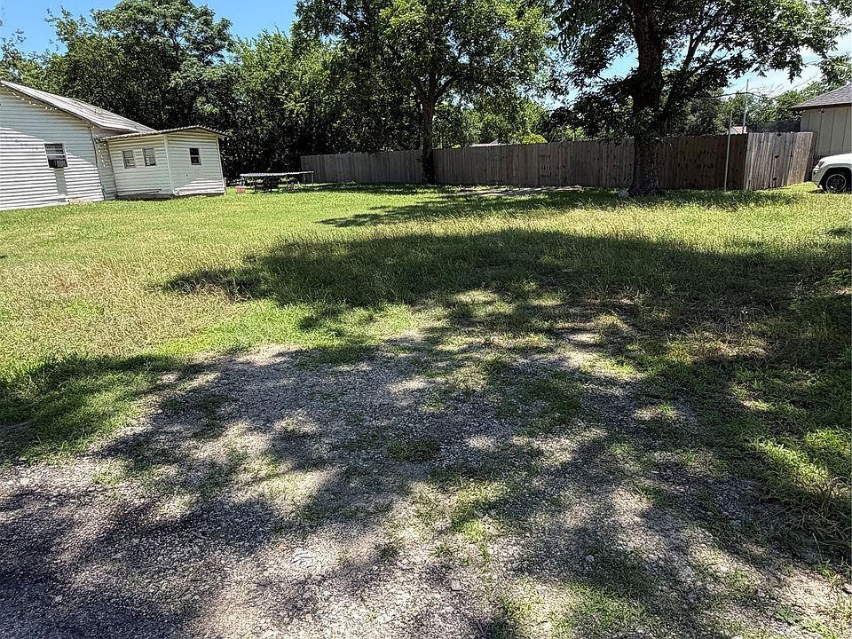 2nd image of 409 E Alamo St