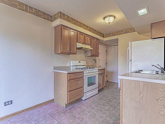 4th image of 180 Betty Ct Unit C