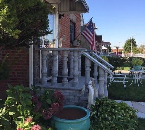 2nd image of 18360 Babylon Ave
