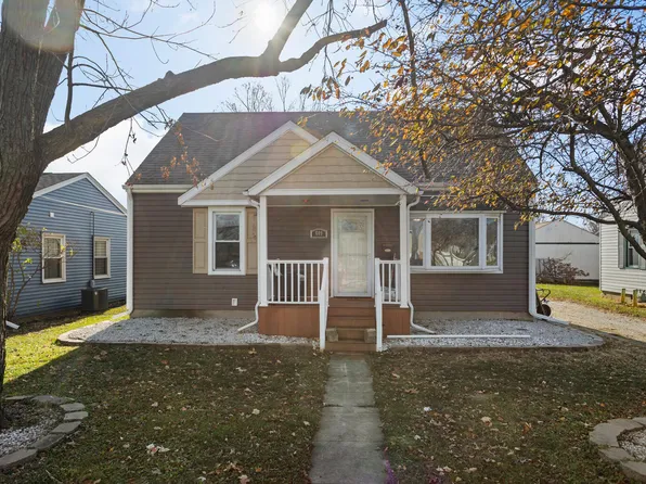 609 E Newkirk St, Tuscola, IL 61953