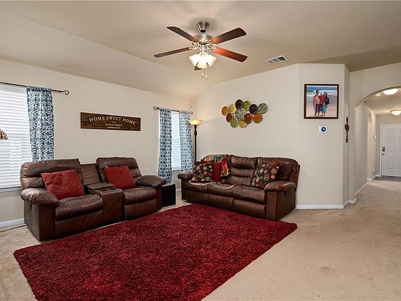 3rd image of 217 Linden Ln