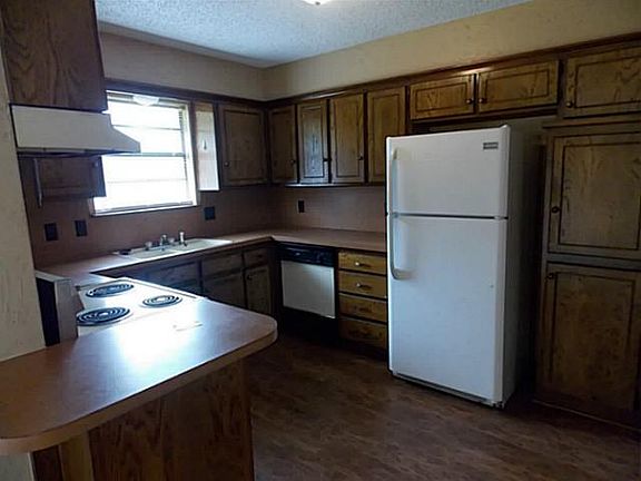 5th image of 3729 N Windscape Ave