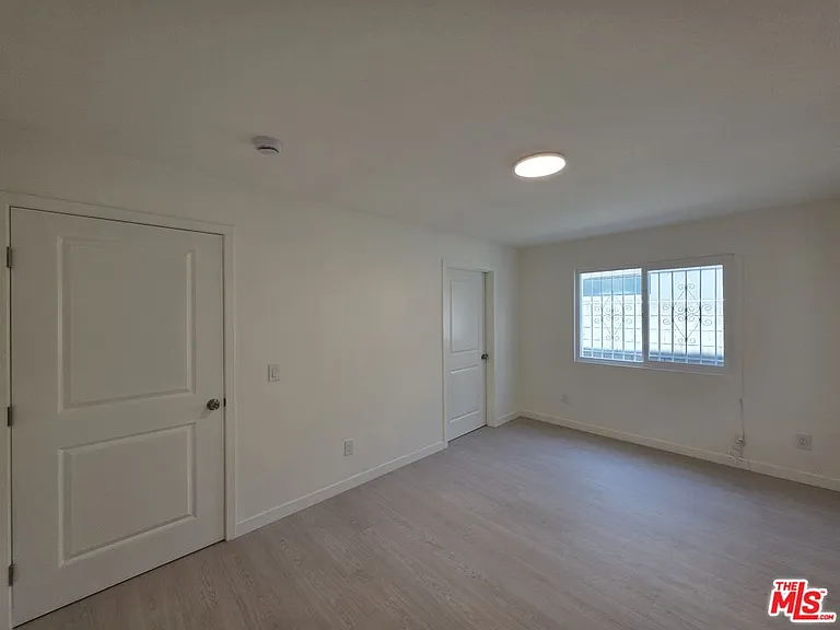 912 N Ridgewood Pl #2 — Photo 14