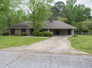 77 Blasingame Dr, Columbus, MS 39702