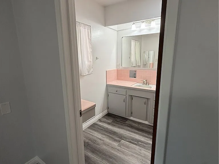4645 Chicago Ave — Photo 16