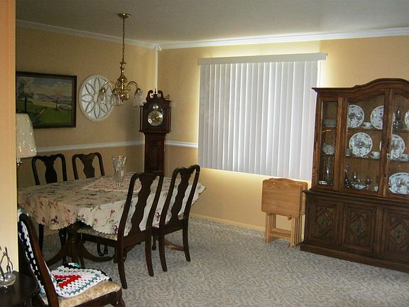 4th image of 77B Independence Ct #B