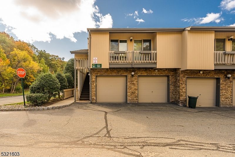 1st image of 71 Perkins Dr