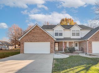 32 Willow Ln, Millstadt, IL 62260