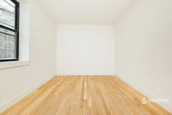 Rented by Nooklyn NYC LLC | media 52