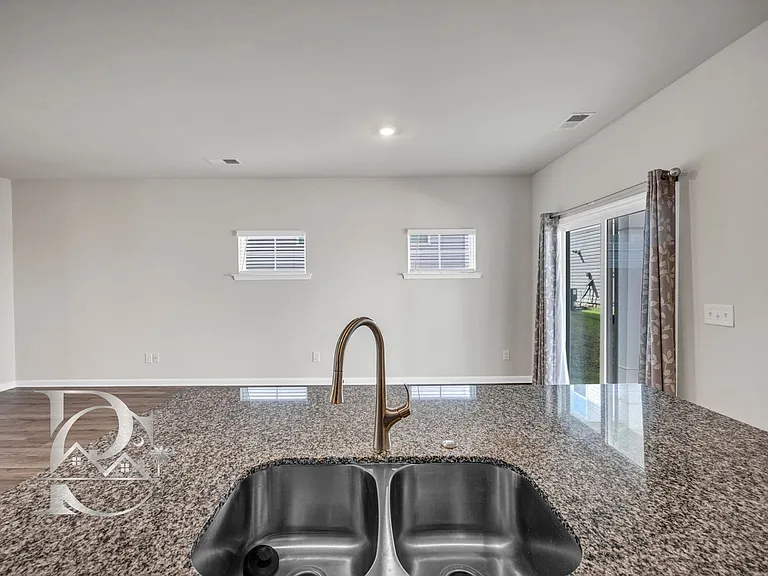 725 Wild Duck Ln — Photo 12