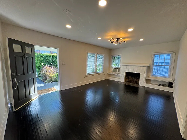 849 N West Knoll Dr — Photo 12